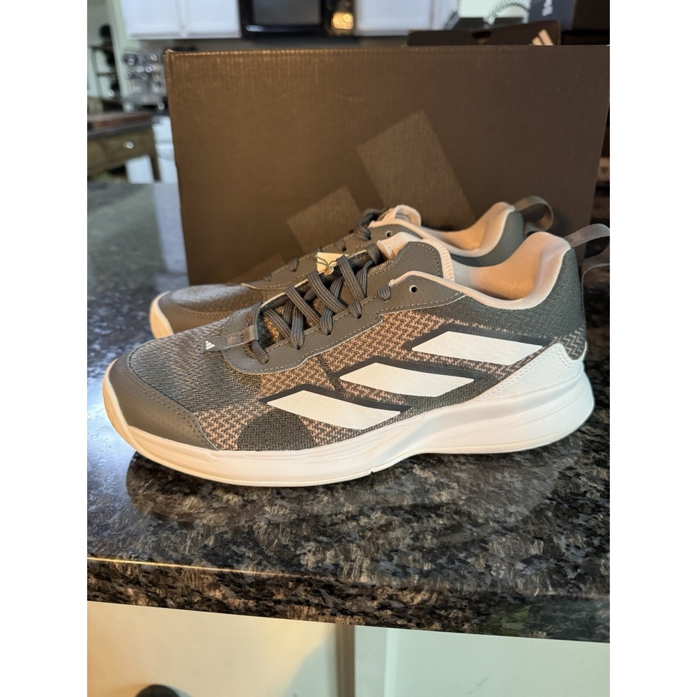 Adidas AvaFlash Tennis Shoes Womens 7 Grey White Spark ID5708 Court Sneakers